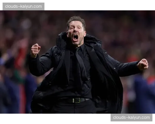 战术博弈的90分钟：记录瓜迪奥拉与西蒙尼在欧冠赛场上的三次临阵调整